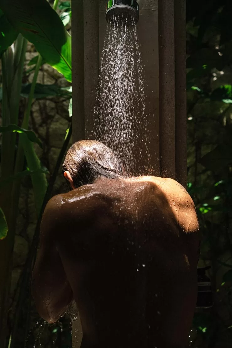 Urinating while bathing can be dangerous for health, know what experts say