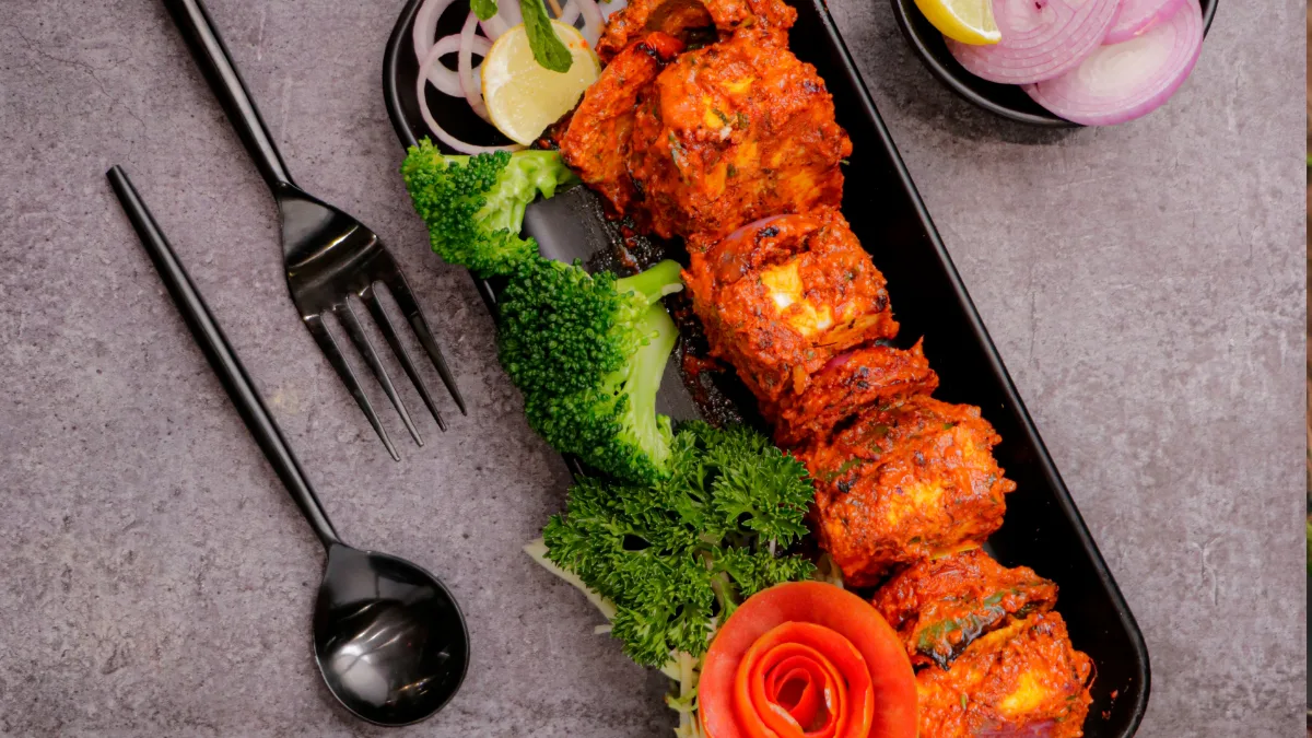 This Karwa Chauth, make restaurant-like tasty paneer kebabs at home, follow this recipe.