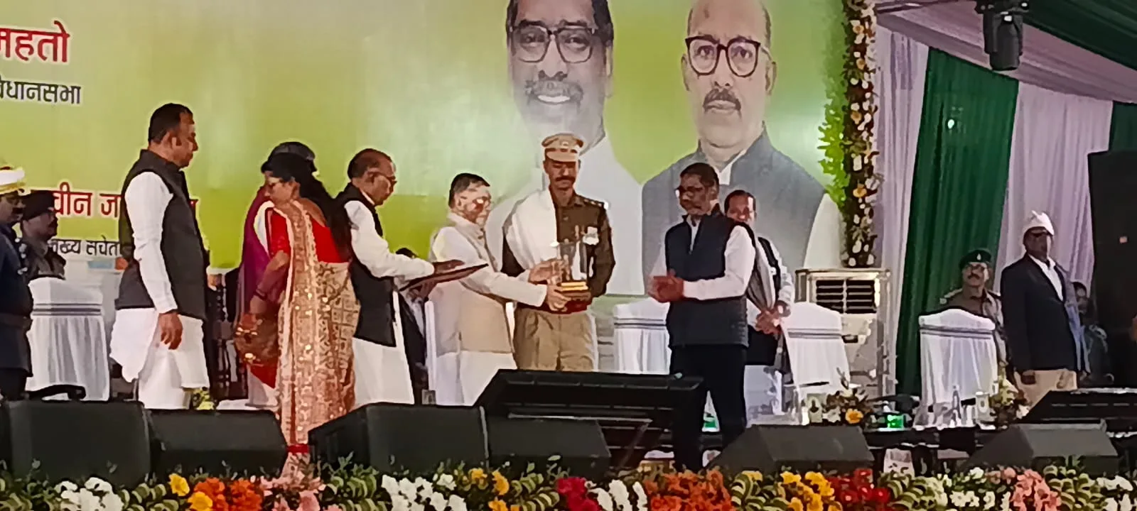 Dhanbad MLA Raj Sinha received Outstanding MLA award at Jharkhand Legislative Assembly Silver Jubilee program