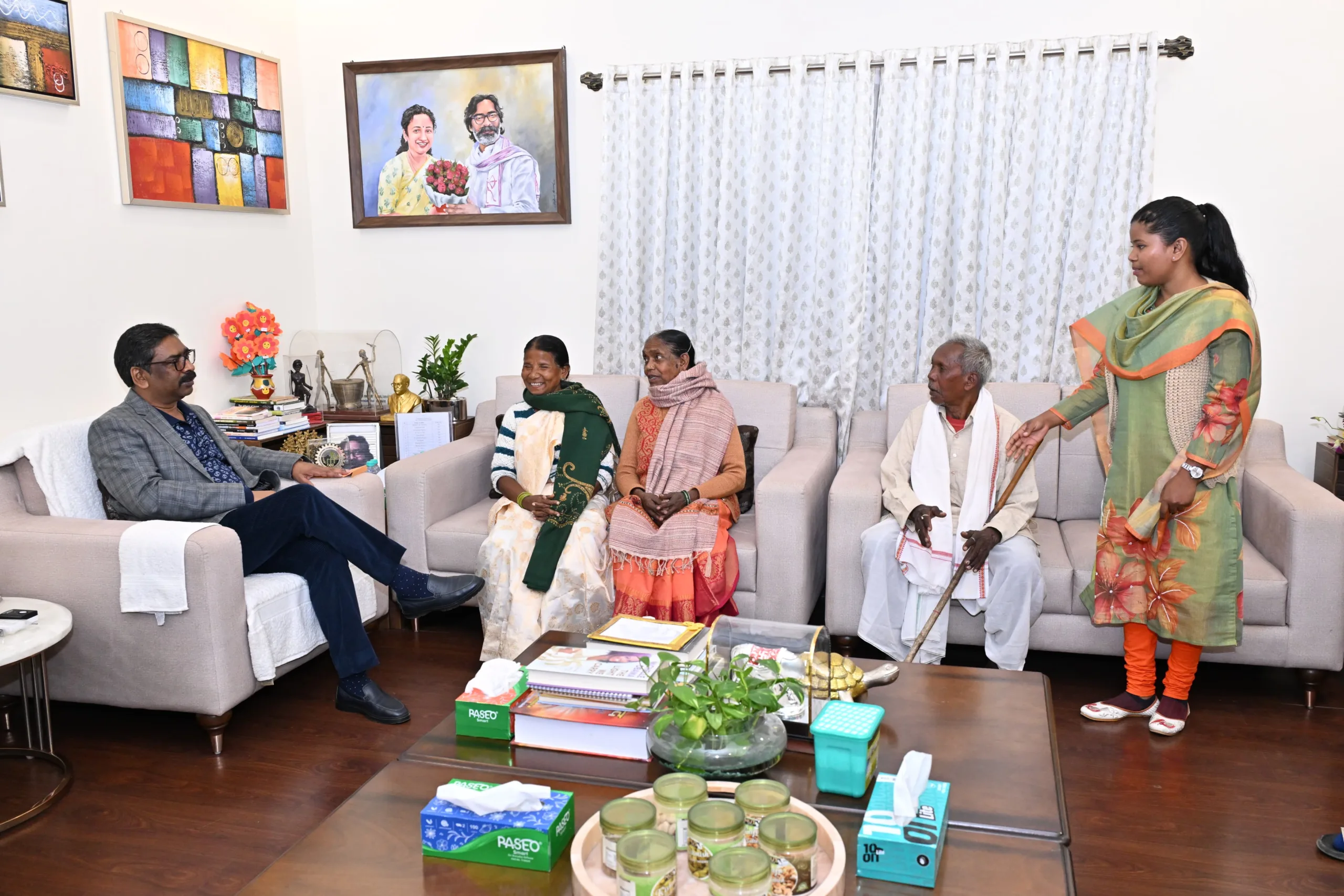 Triple IT Ranchi PhD scholar Savita Kachhap met with Chief Minister Hemant Soren