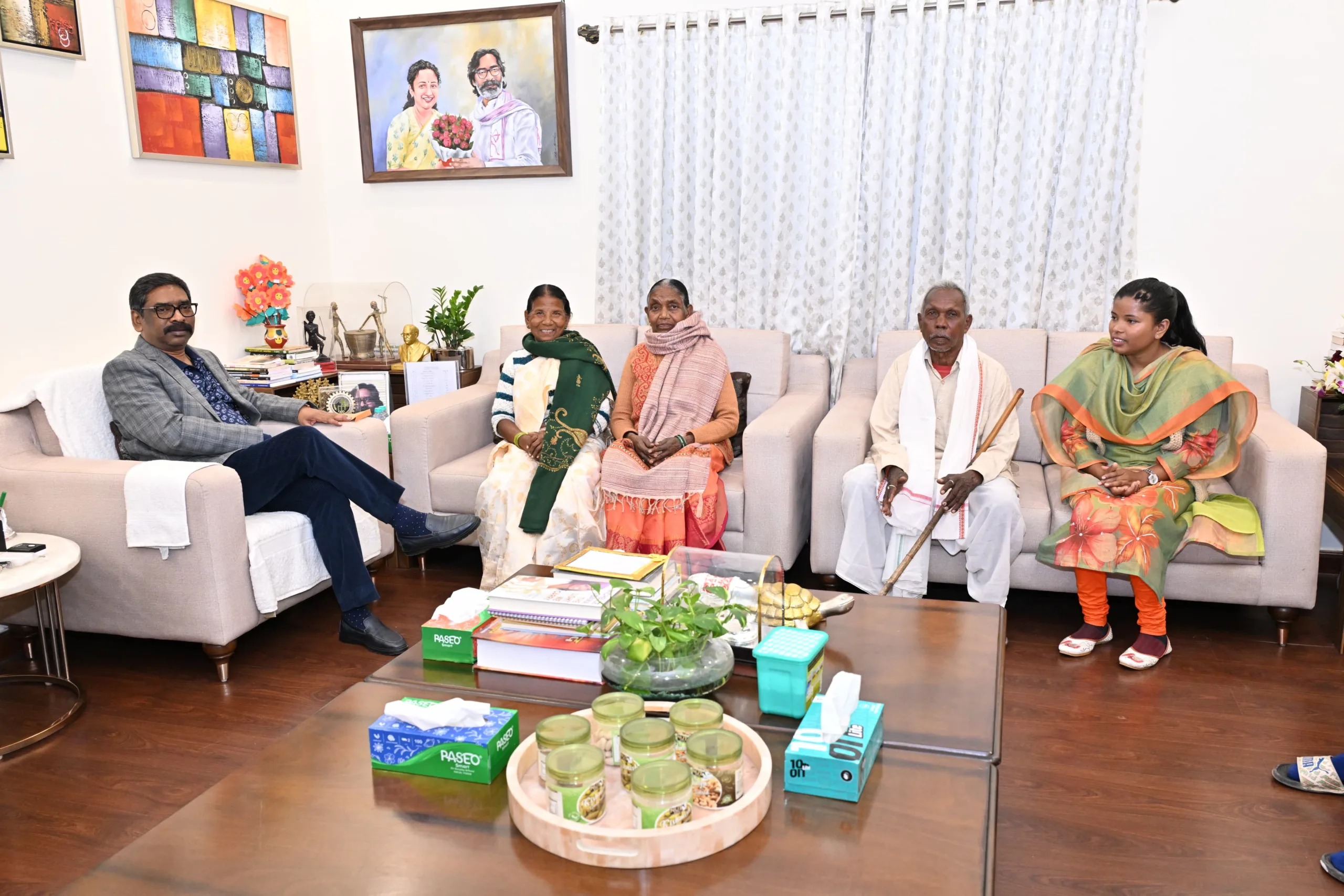 Triple IT Ranchi PhD scholar Savita Kachhap met with Chief Minister Hemant Soren