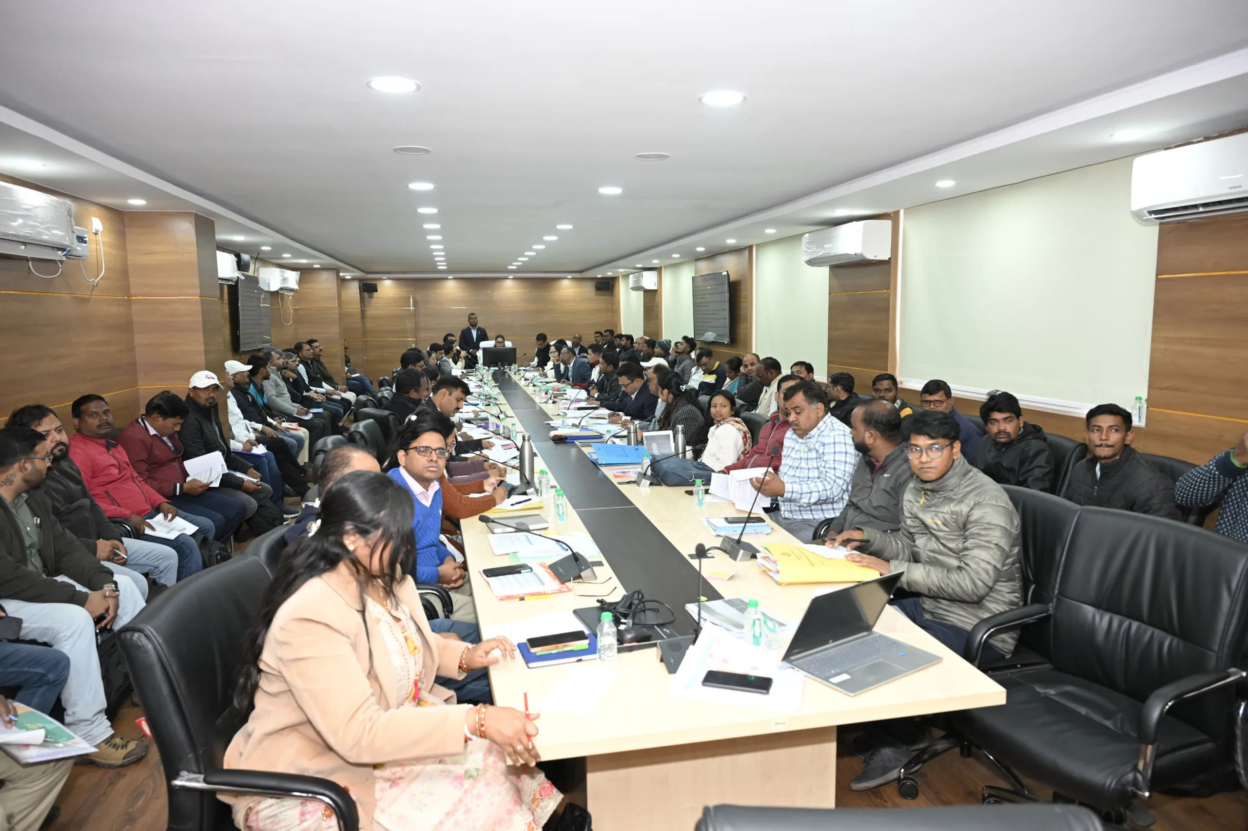 Agriculture Minister Shilpi Neha Tirkey reviewed Farmer Training School scheme In Ranchi