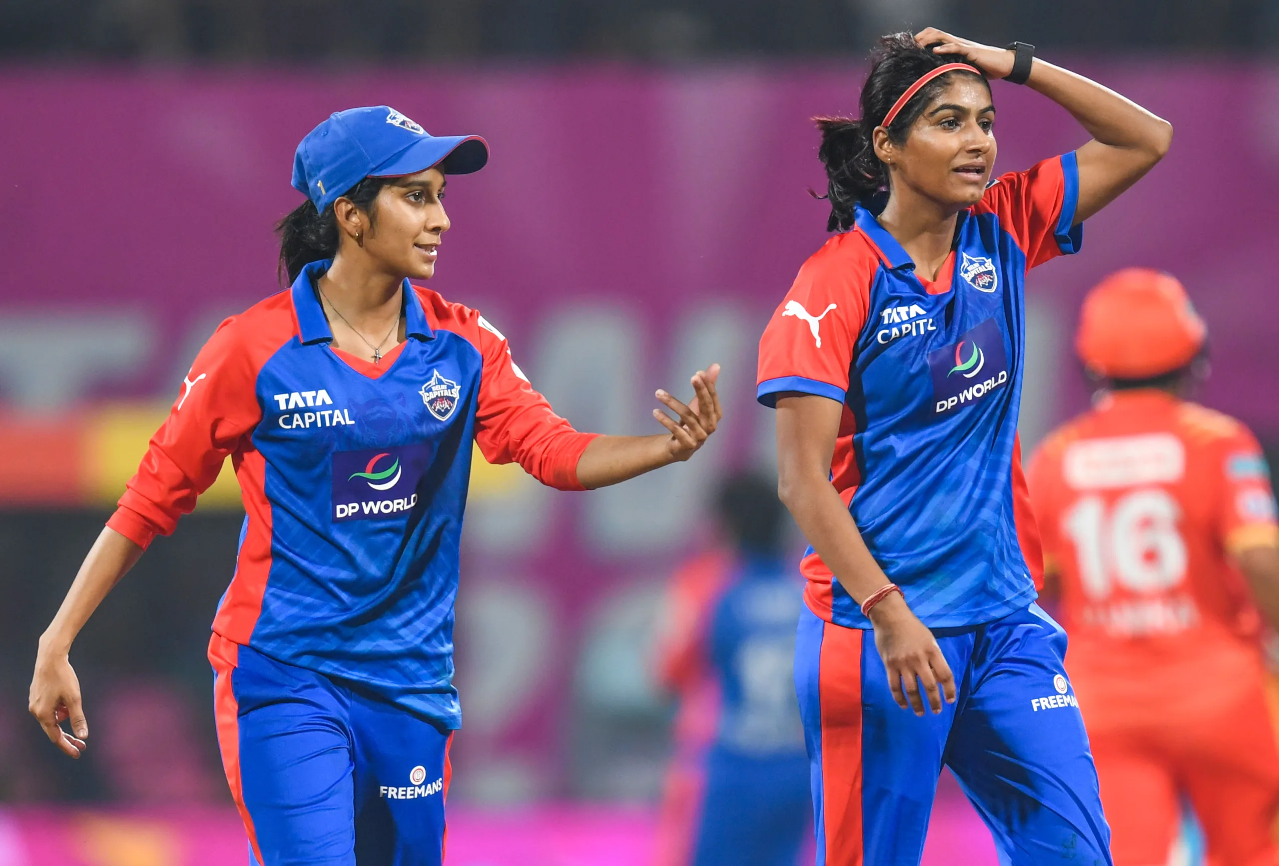 नंदिनी शर्मा और जेमिमा