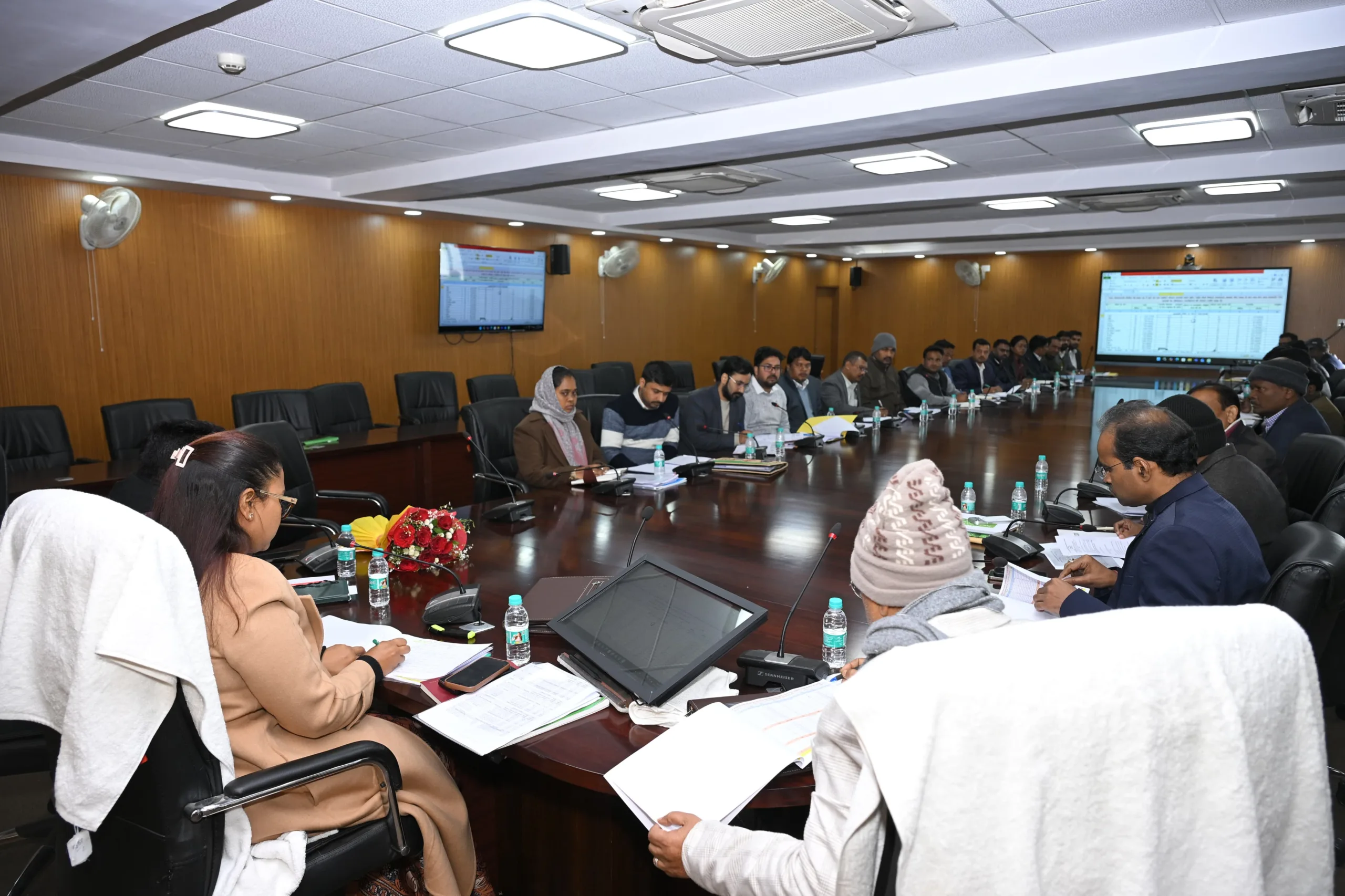 Agriculture Minister conducted thorough review of Soil Conservation Department In Ranchi