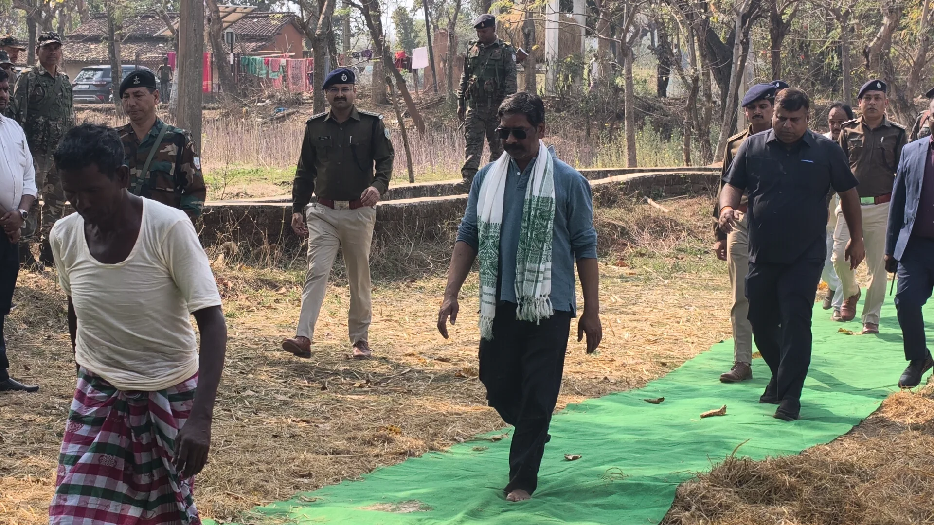 CM Hemant Soren celebrated Baha festival with family and villagers in Nemra of Ramgarh