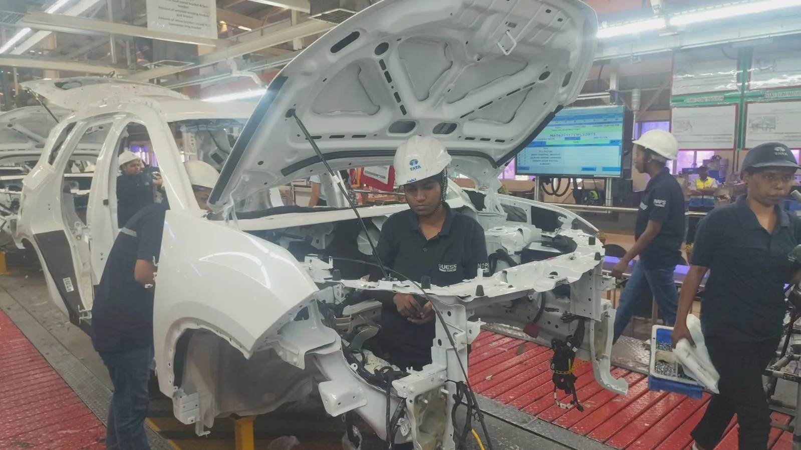 1500 Women Manufacturing Tata Safari and Harrier