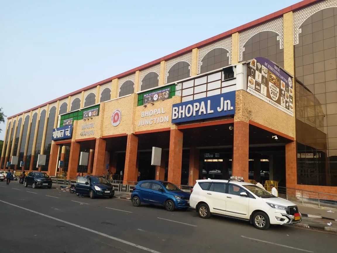 BHOPAL MANDAL TRAINS AC COACHES