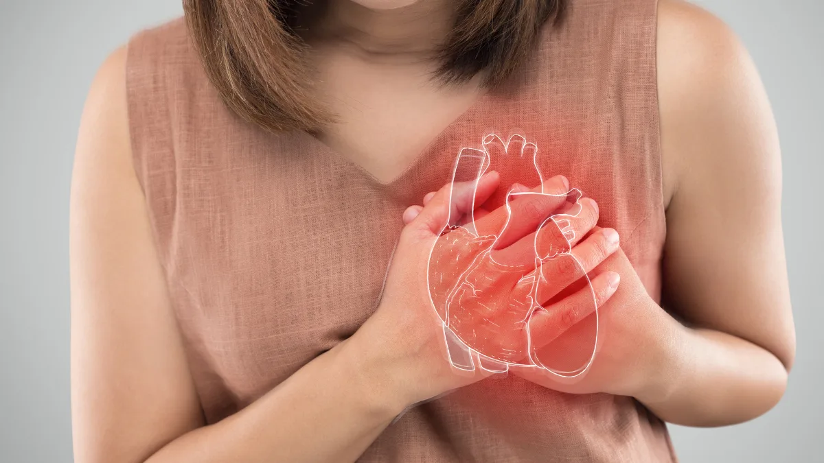What is the difference between a heart attack and heart failure? Find out how heart attack symptoms in women differ from those in men.