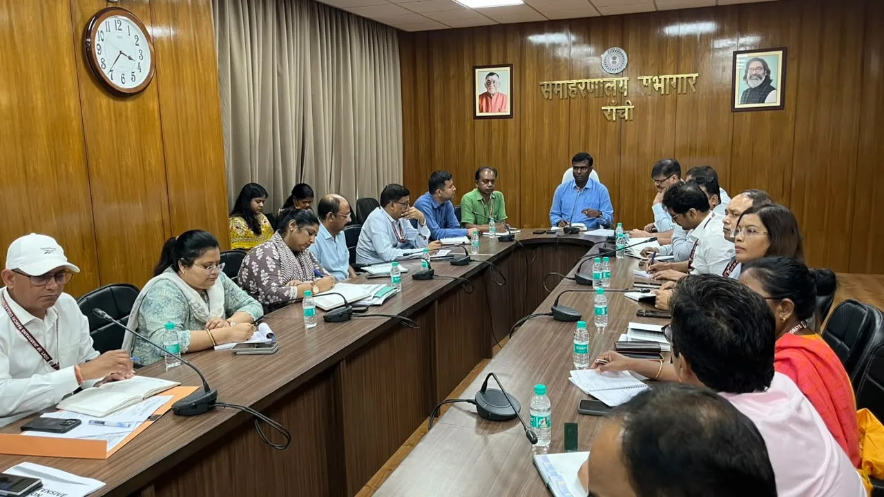 Review meeting chaired by DC in Ranchi