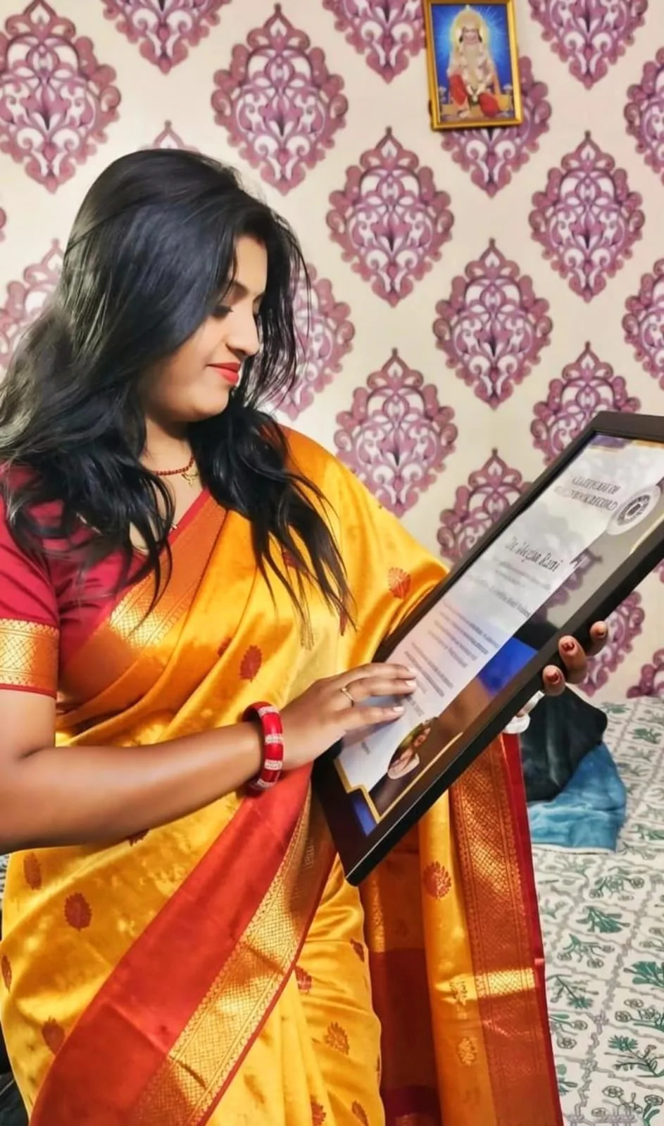 Ranchi based author Dr Megha Rani set world record in Hindi handwriting